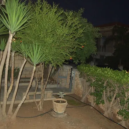 Casa - *