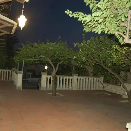 Casa - *